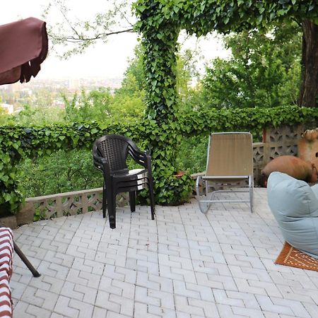 Picnic Hostel Kutaisi Exterior photo