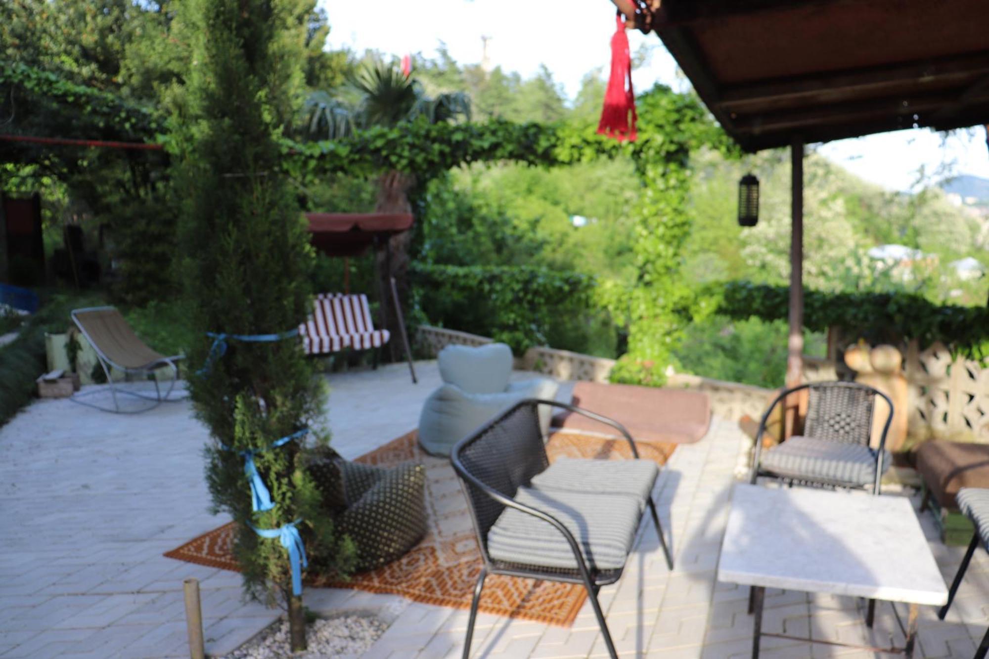 Picnic Hostel Kutaisi Exterior photo