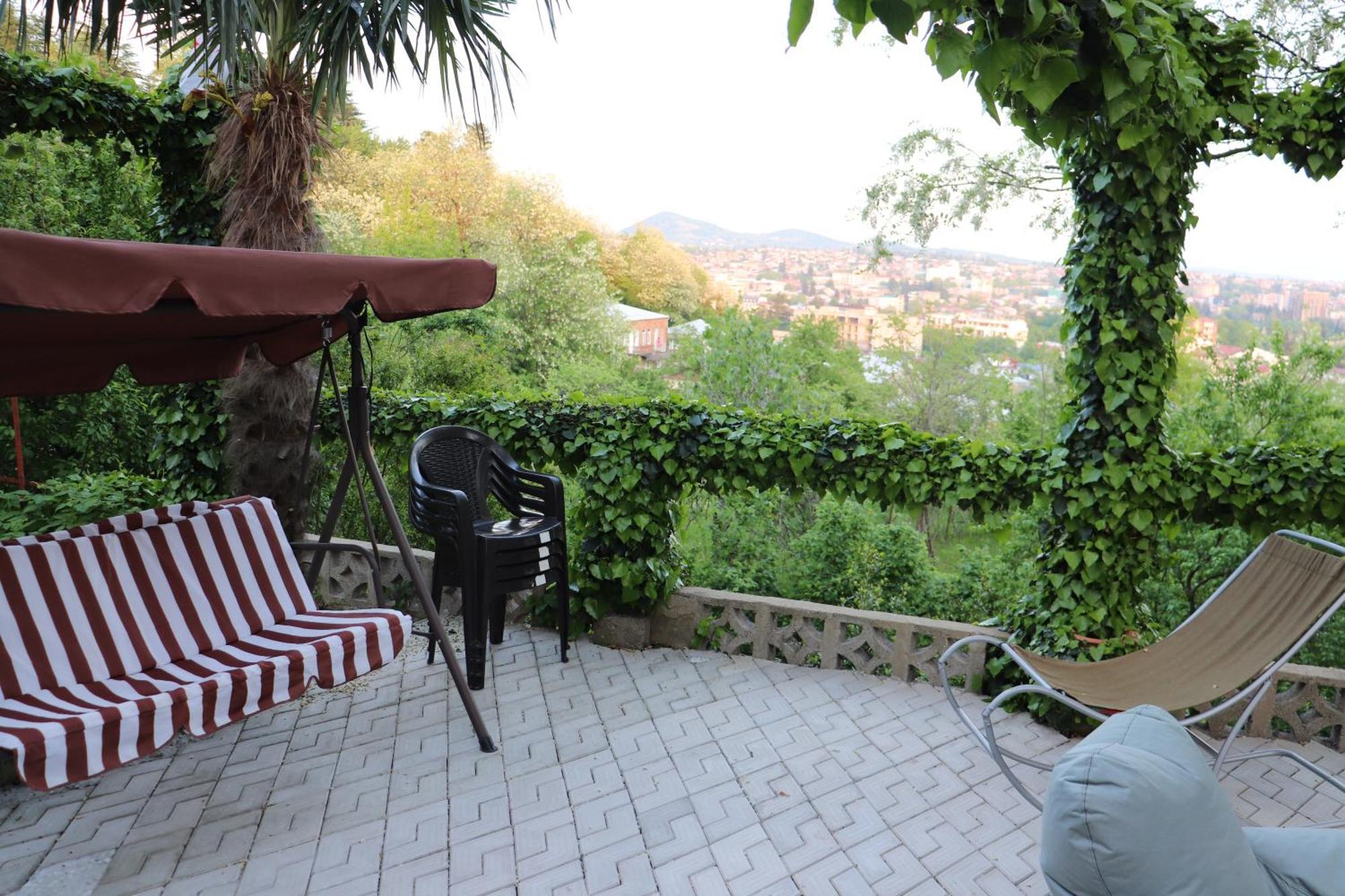 Picnic Hostel Kutaisi Exterior photo